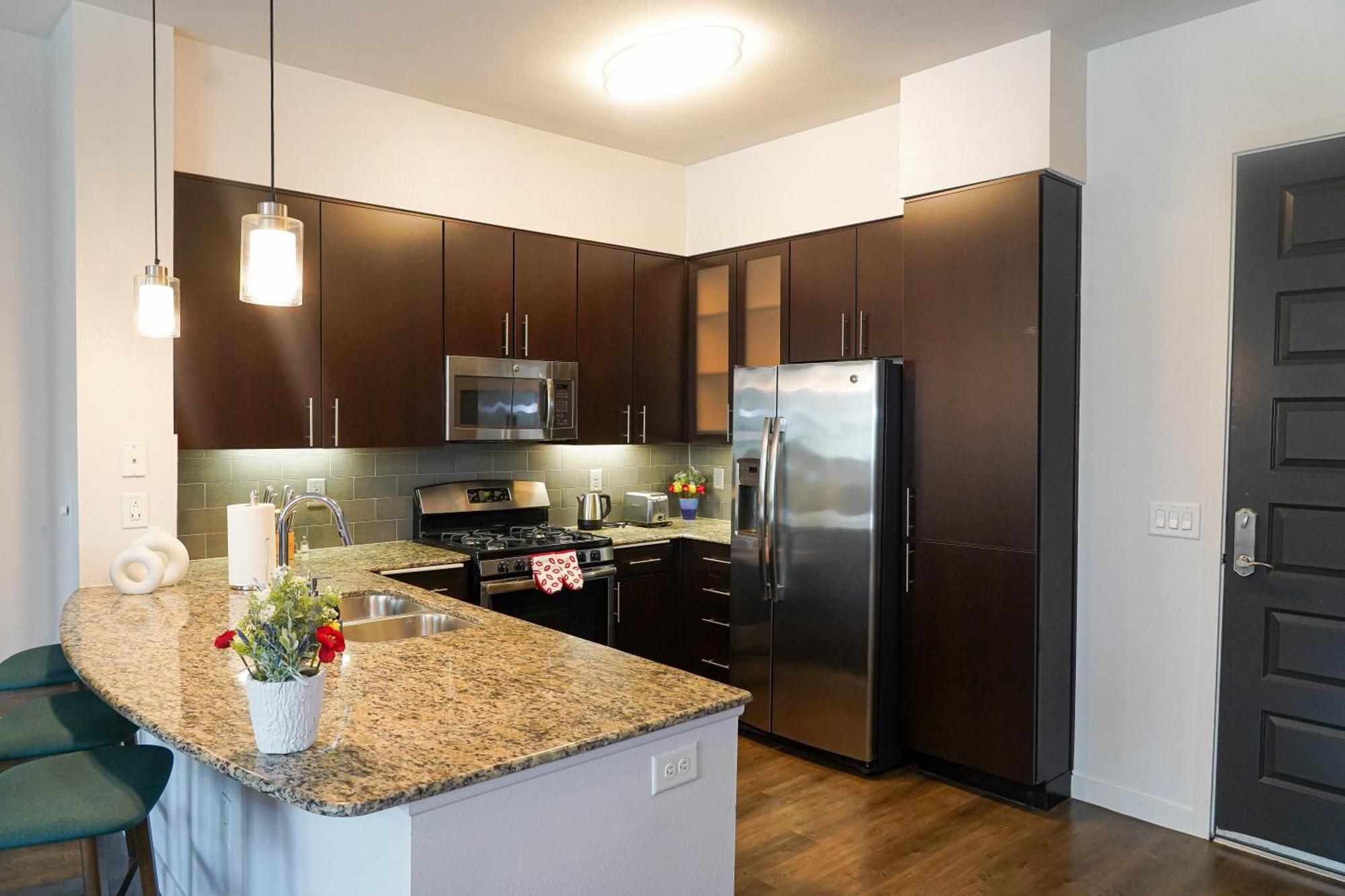 Lux 2 Bedroom In Woodland Hills Los Angeles Exterior photo