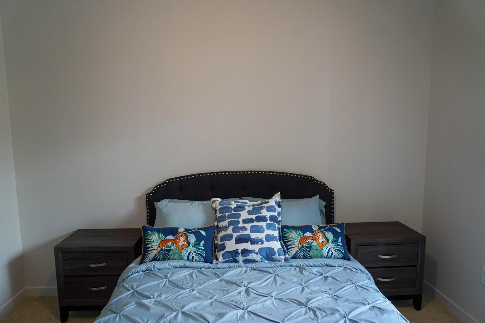 Lux 2 Bedroom In Woodland Hills Los Angeles Exterior photo