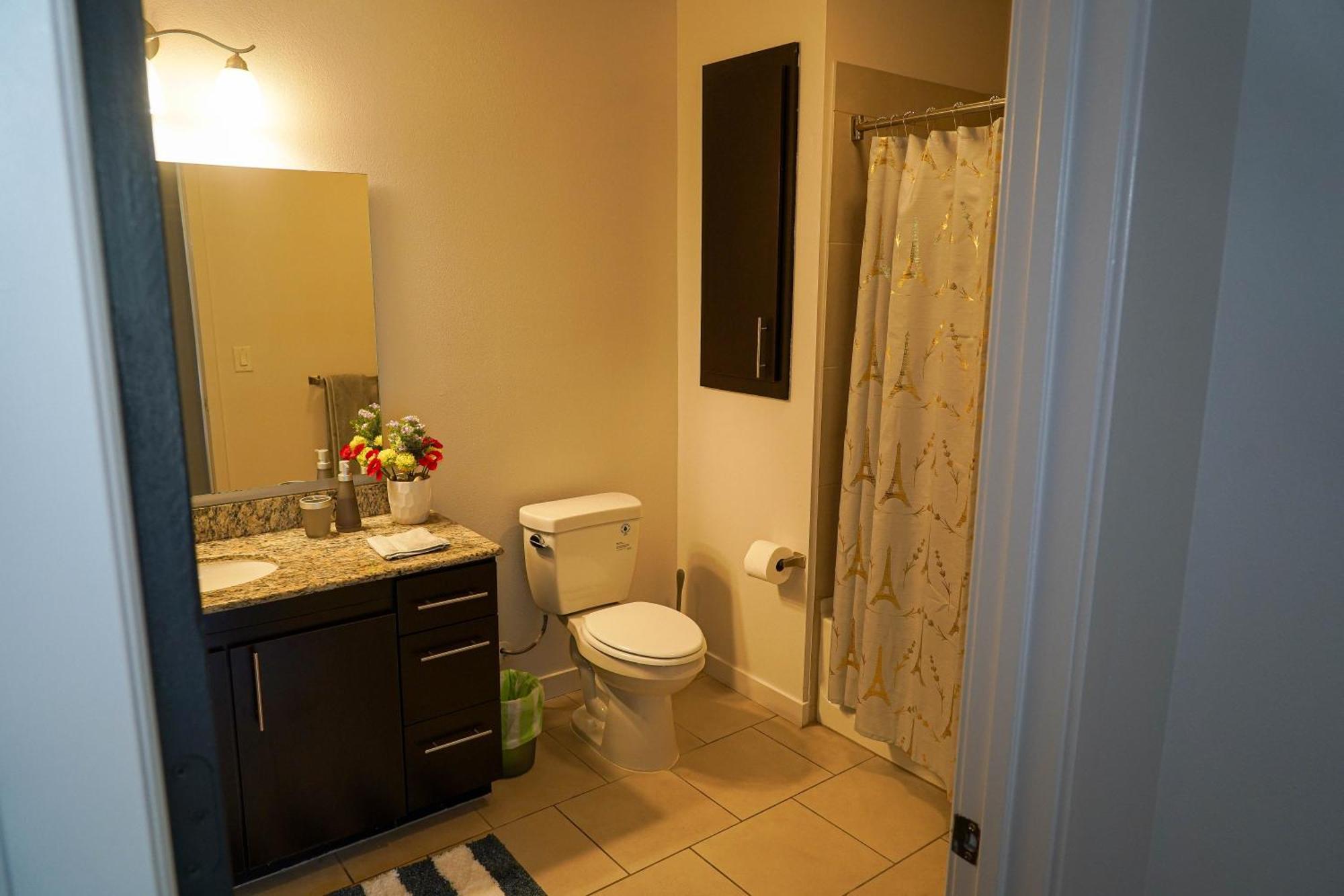 Lux 2 Bedroom In Woodland Hills Los Angeles Exterior photo